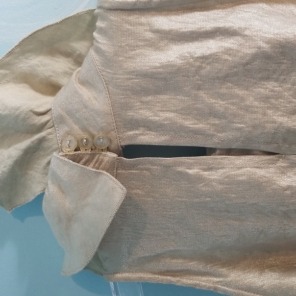 Samuel Dong gold sleeveless blouse with collar and ruffle small - Picture 5 of 10